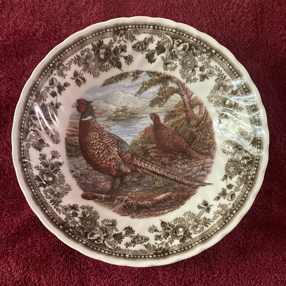 Queen’s pheasant serving bowl